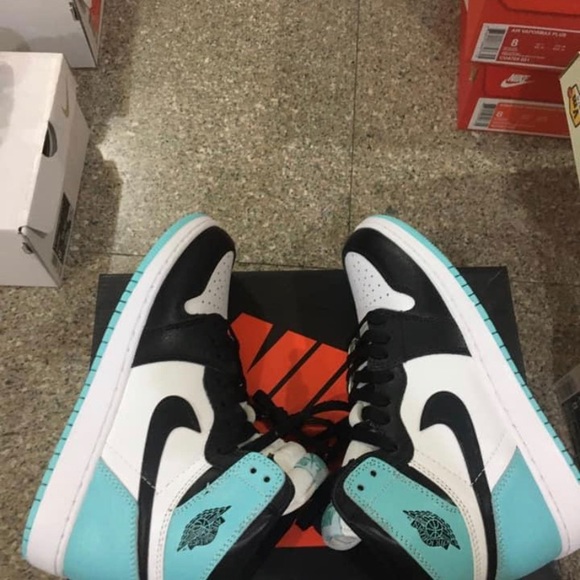 Shoes - Picture 3 of 14